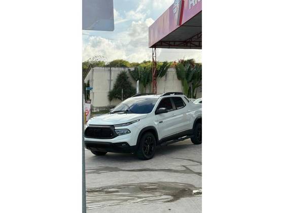 FIAT TORO 2.0 16V TURBO DIESEL ULTRA 4WD AT9 FIAT TORO 2.0 16V TURBO DIESEL ULTRA 4WD AT9